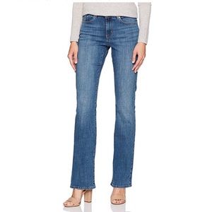 NWOT Levi’s Bootcut 515 Size 8 Jeans